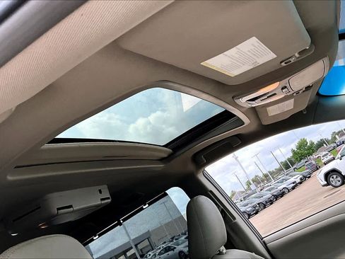 Used 2016 Toyota Sienna XLE w/ XLE Navigation Package FWD image 14