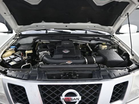 Used 2018 Nissan Frontier PRO-4X AWD/4WD image 5