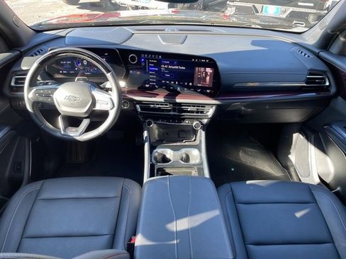 Used 2024 Chevrolet Traverse Z71 w/ Enhanced Driving Package image 25