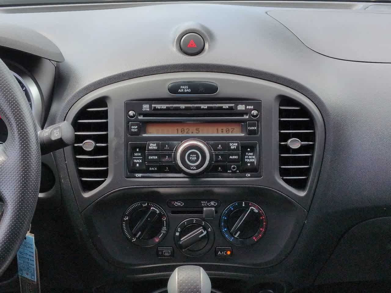 Used 2014 Nissan Juke S FWD image 17
