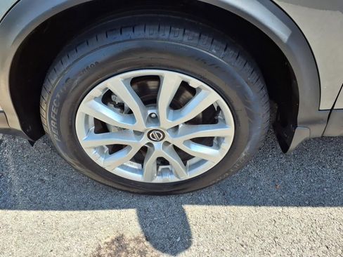 Used 2022 Nissan Rogue Sport SV image 5