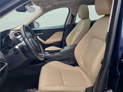 Used 2020 Jaguar F-PACE Premium image 28