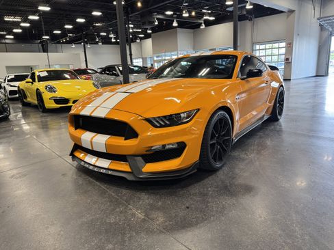 Used 2019 Ford Mustang Shelby GT350 w/ Technology Package RWD image 22