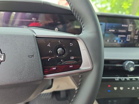 New 2025 Nissan Murano SV image 18