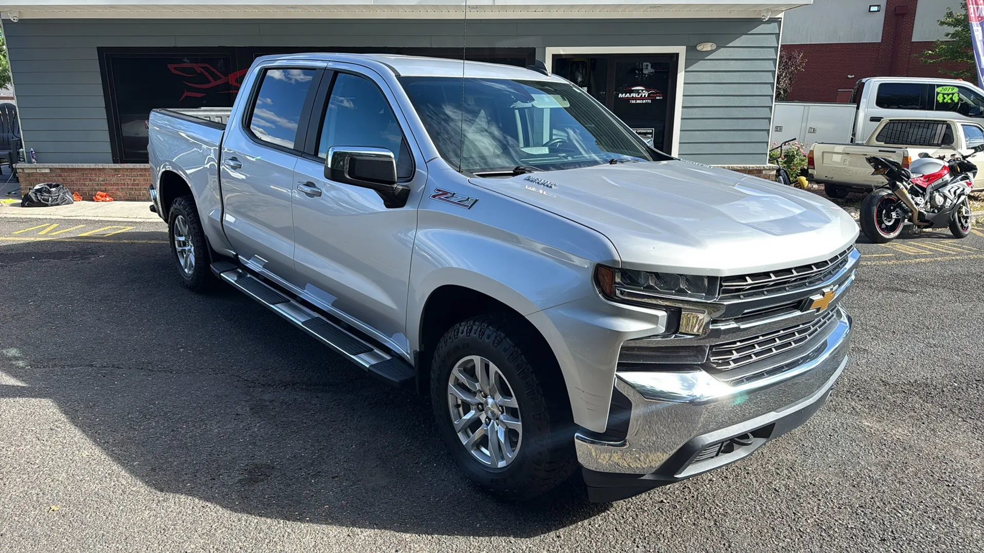 Used 2020 Chevrolet Silverado 1500 LT w/ All-Star Edition AWD/4WD image 3