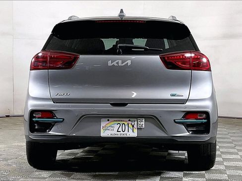 Used 2022 Kia Niro EX Premium FWD image 3