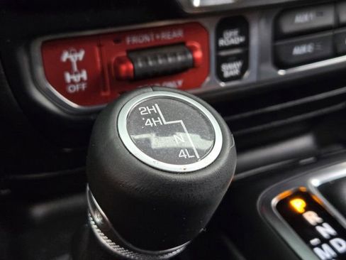 Certified 2021 Jeep Wrangler Unlimited Rubicon AWD/4WD image 23