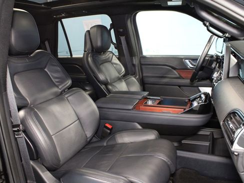 Used 2024 Lincoln Navigator Reserve image 25