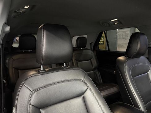 Used 2020 Ford Explorer XLT w/ Equipment Group 202A image 24