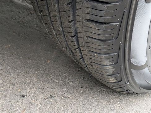 Used 2022 Subaru Forester Touring image 12