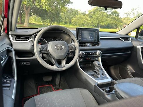 Used 2021 Toyota RAV4 XLE FWD image 13