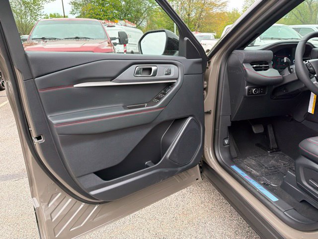 New 2026 Ford Explorer ST-Line w/ ST-Line Street Pack AWD/4WD image 13