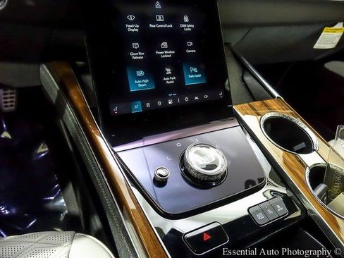 Certified 2025 Cadillac Escalade Sport Platinum w/ LPO, Floor Liner Package image 20