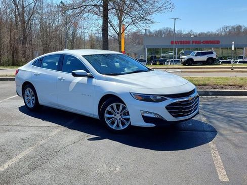 Used 2024 Chevrolet Malibu LT image 2