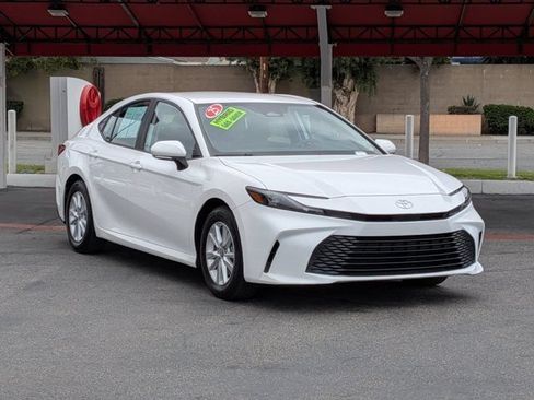 Used 2025 Toyota Camry LE w/ Convenience Package FWD image 3