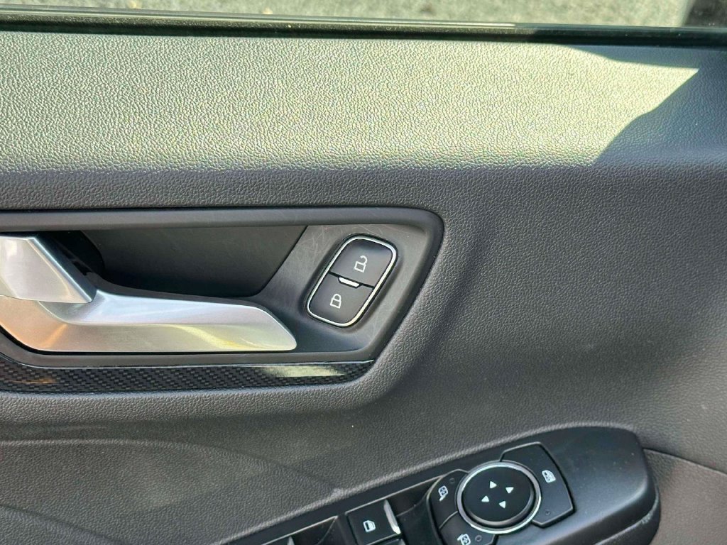 Used 2025 Ford Escape ST-Line Select AWD/4WD image 18