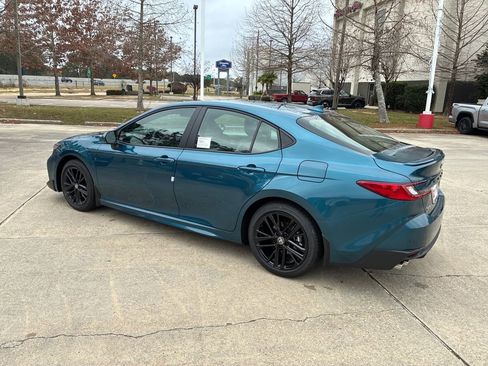 New 2026 Toyota Camry SE image 3