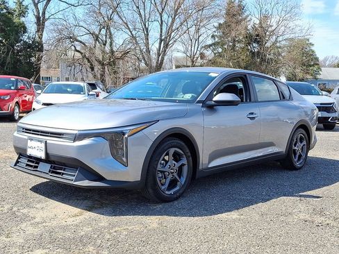 Certified 2025 Kia K4 FWD image 3