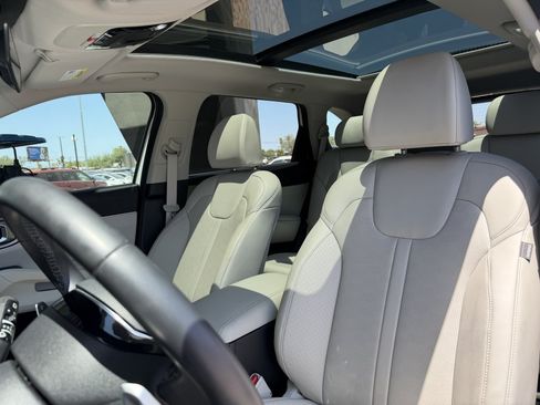 Used 2025 Kia Sorento EX FWD image 32