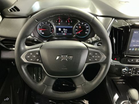 Used 2023 Chevrolet Traverse RS AWD/4WD image 17