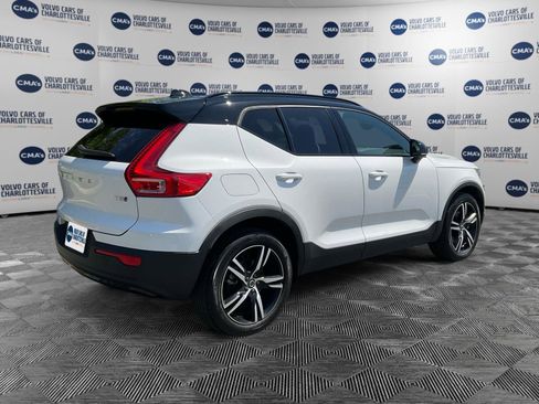 Used 2022 Volvo XC40 T5 R-Design AWD/4WD image 5