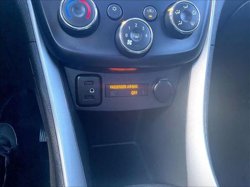 Used 2019 Chevrolet Trax LT w/ Sun & Sound Package image 25