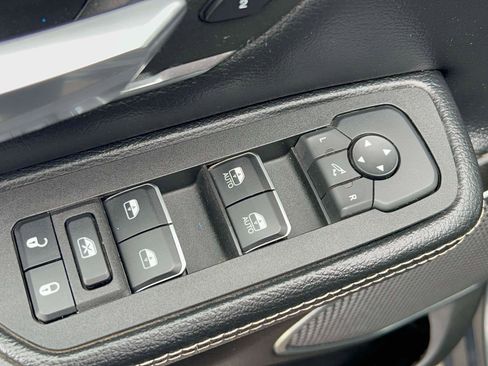 Used 2025 RAM 1500 Laramie image 23