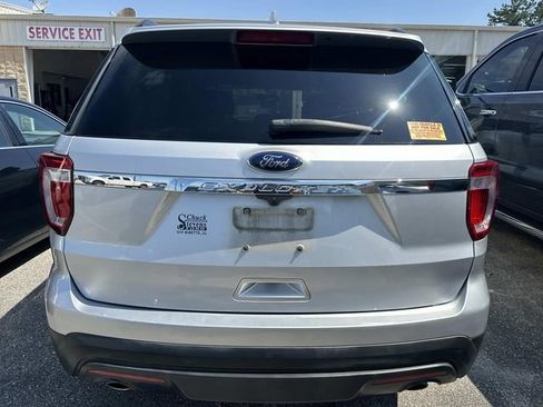 Used 2017 Ford Explorer FWD image 4