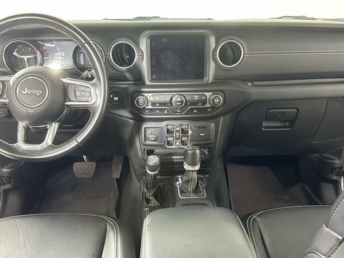 Used 2022 Jeep Wrangler Unlimited Sahara AWD/4WD image 18