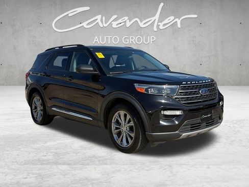Used 2022 Ford Explorer XLT w/ Equipment Group 202A RWD image 2