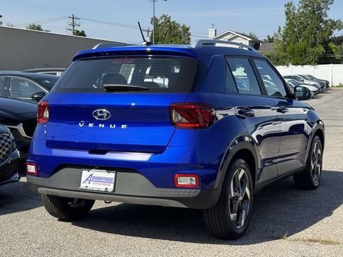 Used 2026 Hyundai Venue SEL FWD image 8