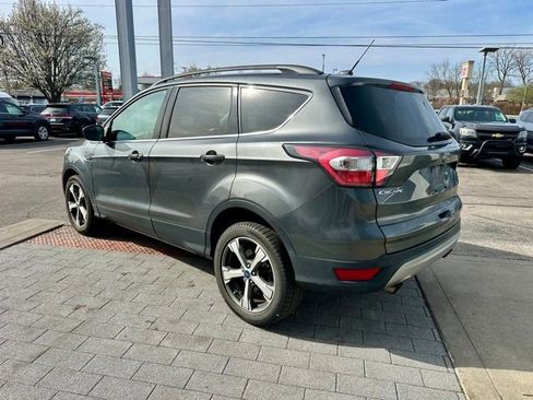 Used 2017 Ford Escape SE w/ Equipment Group 201A image 5