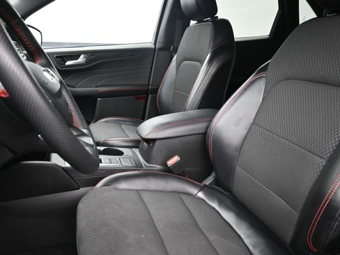 Used 2023 Ford Escape ST-Line image 11