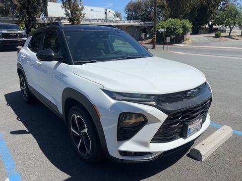 Used 2022 Chevrolet TrailBlazer RS image 2