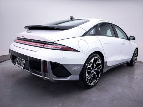 Used 2023 Hyundai Ioniq 6 SEL RWD image 14