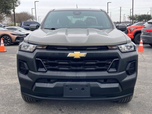 Used 2023 Chevrolet Colorado W/T image 2