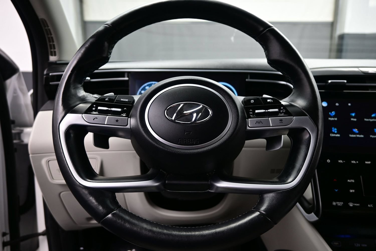 Certified 2024 Hyundai Tucson Limited AWD/4WD image 26