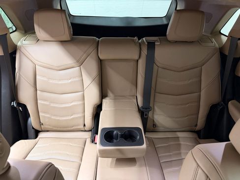 Used 2018 Cadillac XT5 Platinum w/ Driver Assist Package image 33