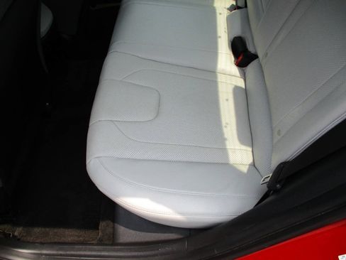 Used 2022 Hyundai Elantra Limited FWD image 7
