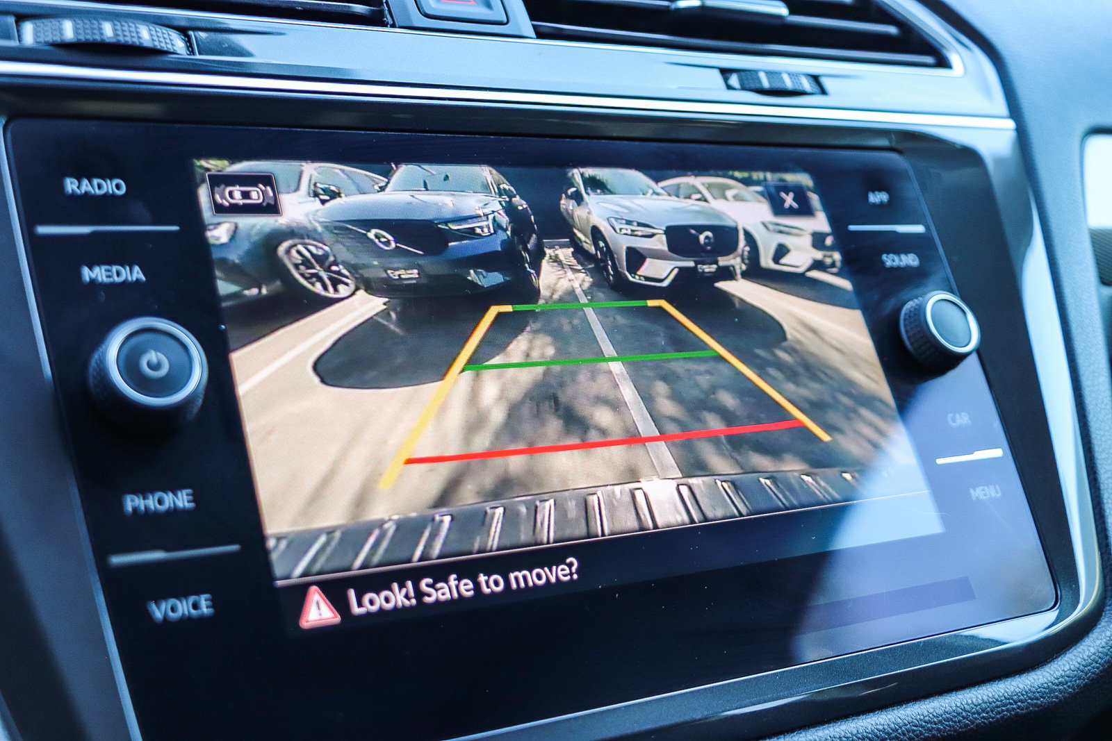 Used 2023 Volkswagen Tiguan SE FWD image 25