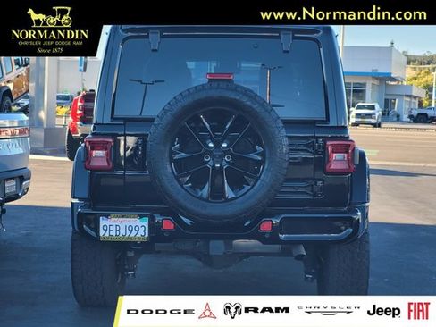 Used 2022 Jeep Wrangler Unlimited Sahara AWD/4WD image 5