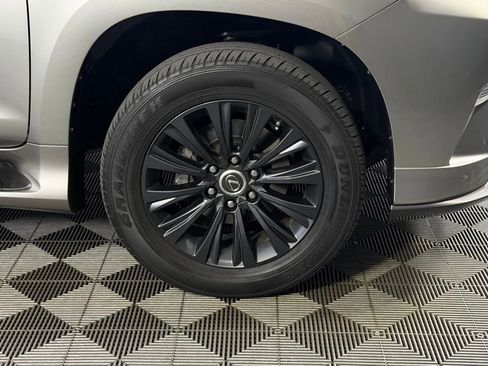 Used 2022 Lexus GX 460 Luxury w/ Sport Design Package image 12