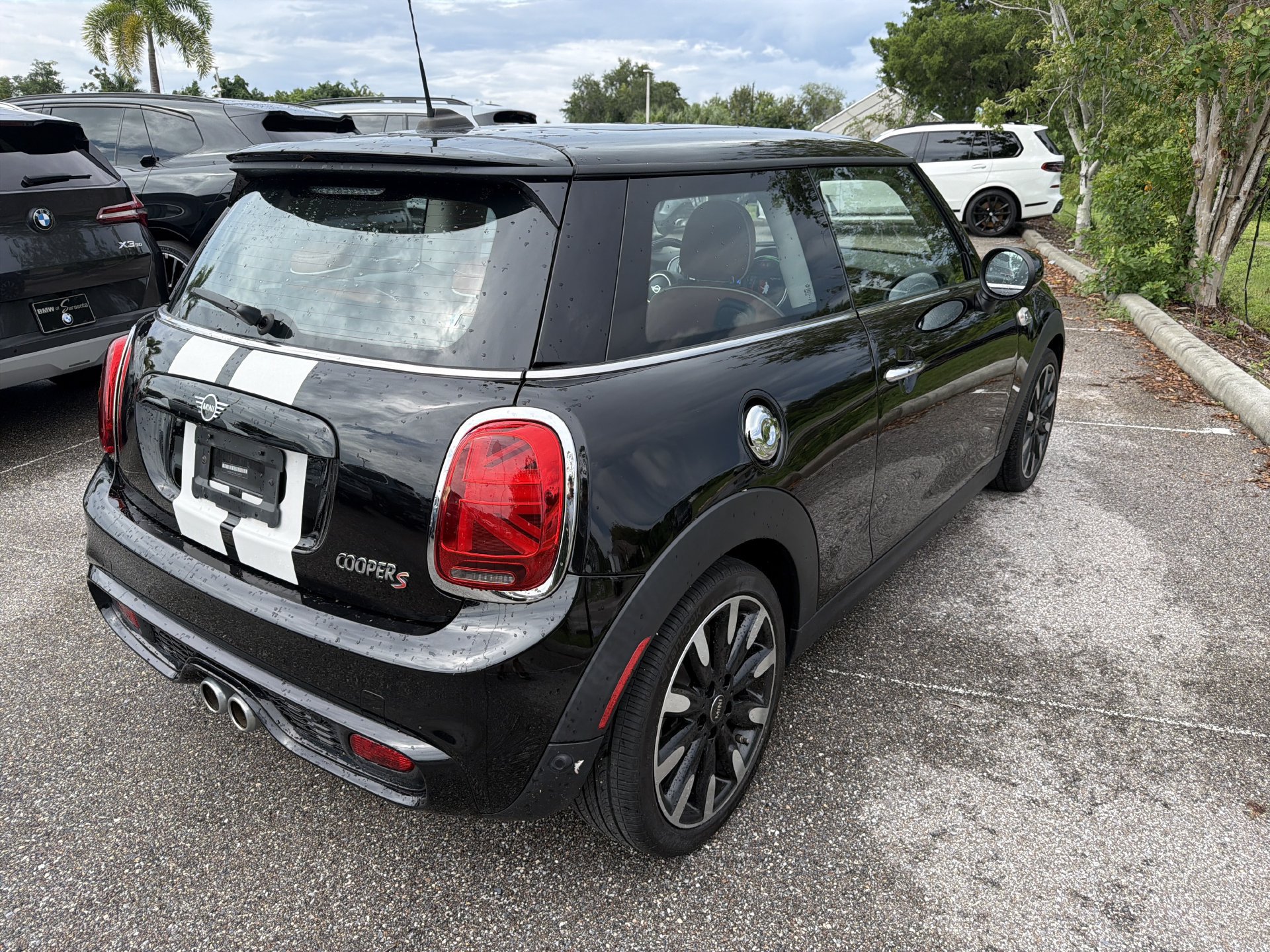 Used 2020 MINI Cooper S w/ Signature Upholstery Package FWD image 4