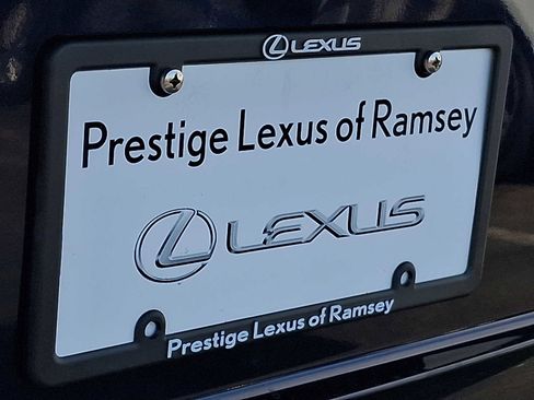 Used 2023 Toyota Highlander XLE AWD/4WD image 31