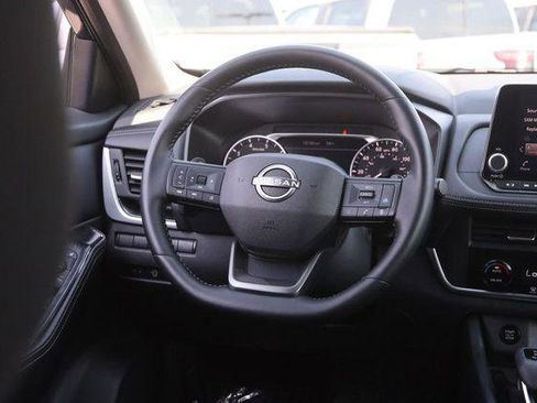 Used 2025 Nissan Rogue SV image 23