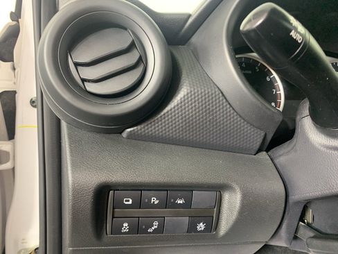 Used 2022 Nissan Kicks S image 16