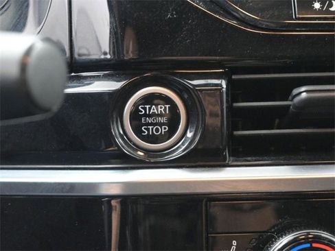 Certified 2023 Nissan Pathfinder SL w/ Lighting Package (N92) image 7