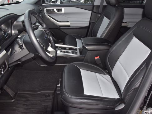 Certified 2023 Ford Explorer XLT w/ Equipment Group 202A image 13