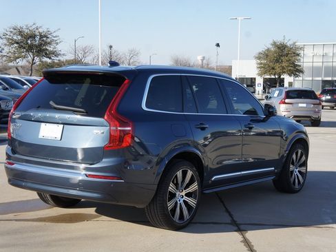 Certified 2023 Volvo XC90 B6 Ultimate w/ Lounge Package image 7