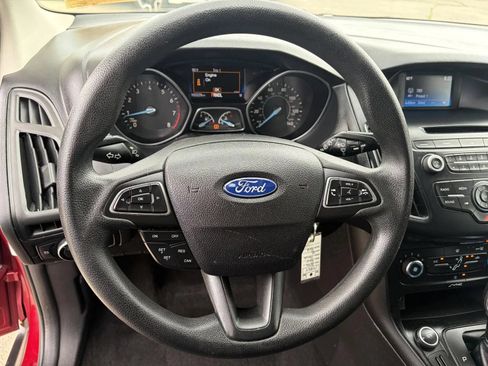 Used 2016 Ford Focus SE FWD image 12